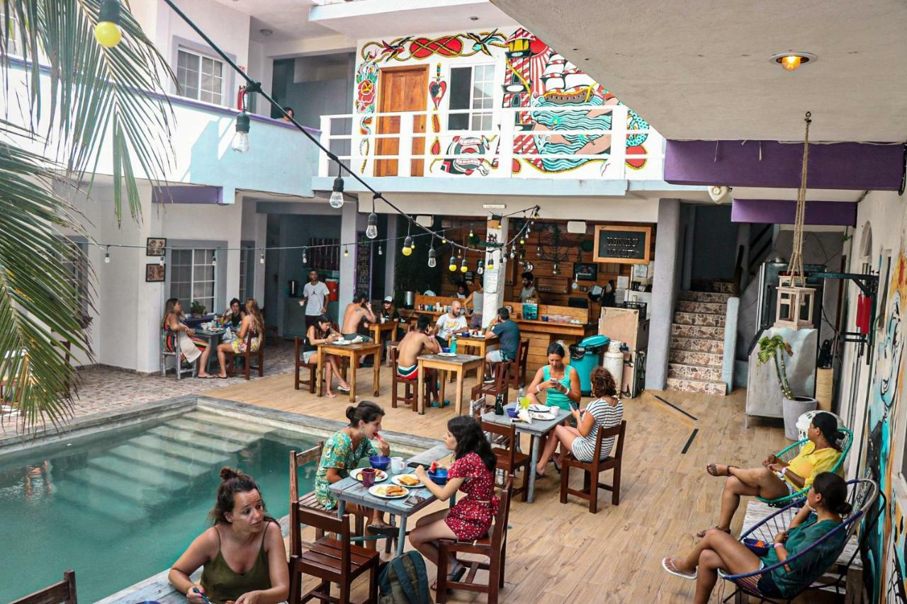 Les Trois Singes - Friendly Hostel