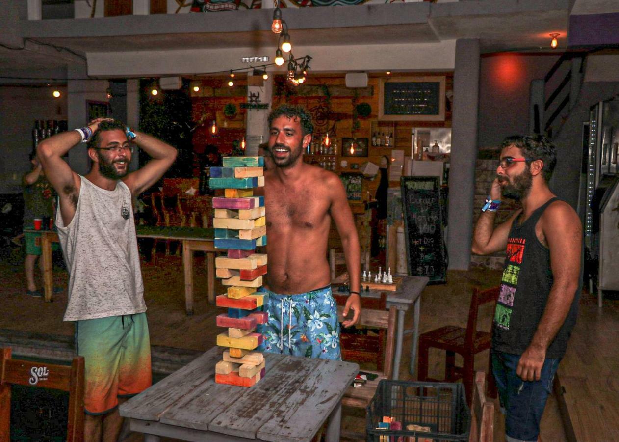 Les Trois Singes - Friendly Hostel