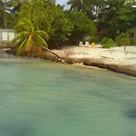 Marysol Beachfront Next To Nomads D4