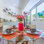 Hotel Paradise Suites