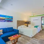Hotel Paradise Suites