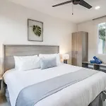 Azulea Isla Mujeres Hotel