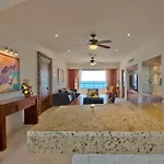 Isla 33 Resort & Villas