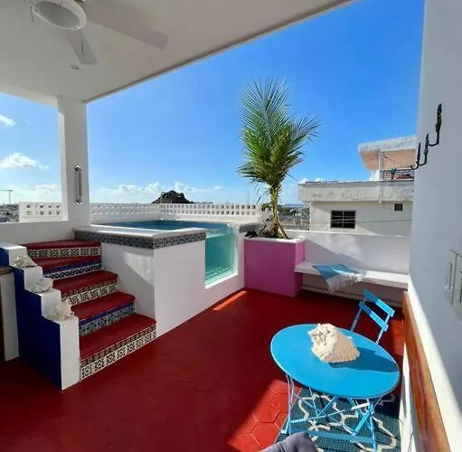 A Sweet Modern Condo By The Beach For Digital Nomads