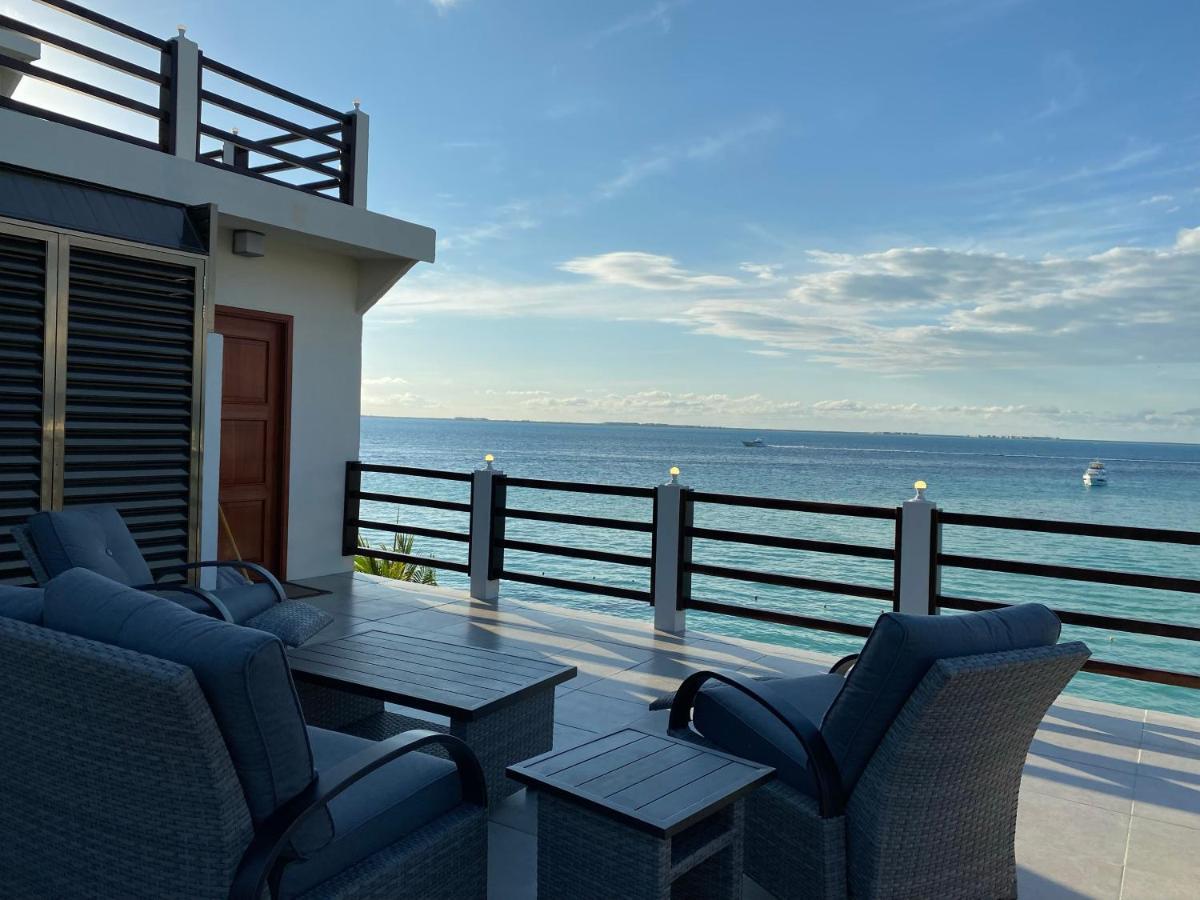 Cuxos Beachfront Hotel 4*