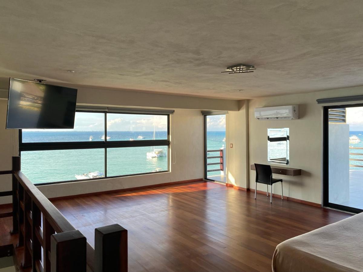 Cuxos Beachfront Hotel