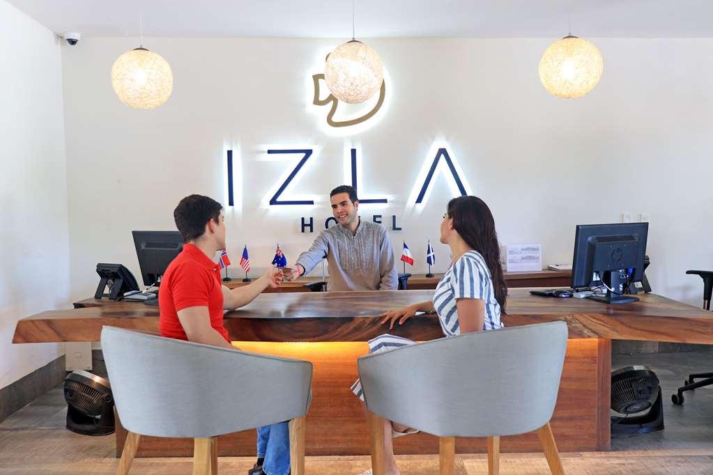 Izla Hotel *