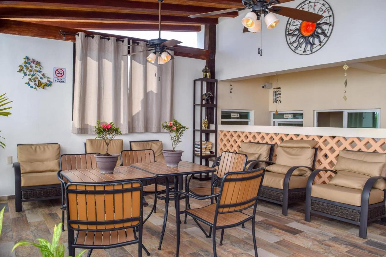 Bucaneros Hotel