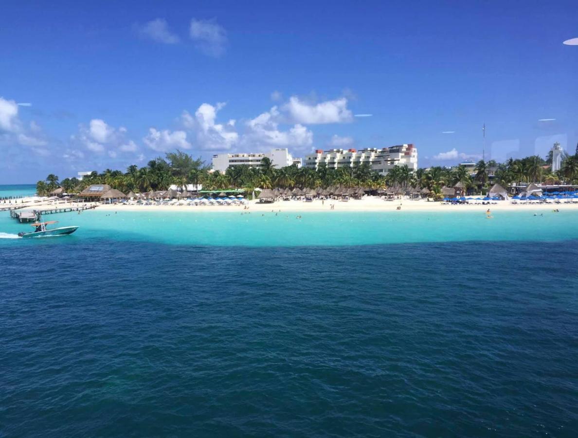 Bucaneros Hotel