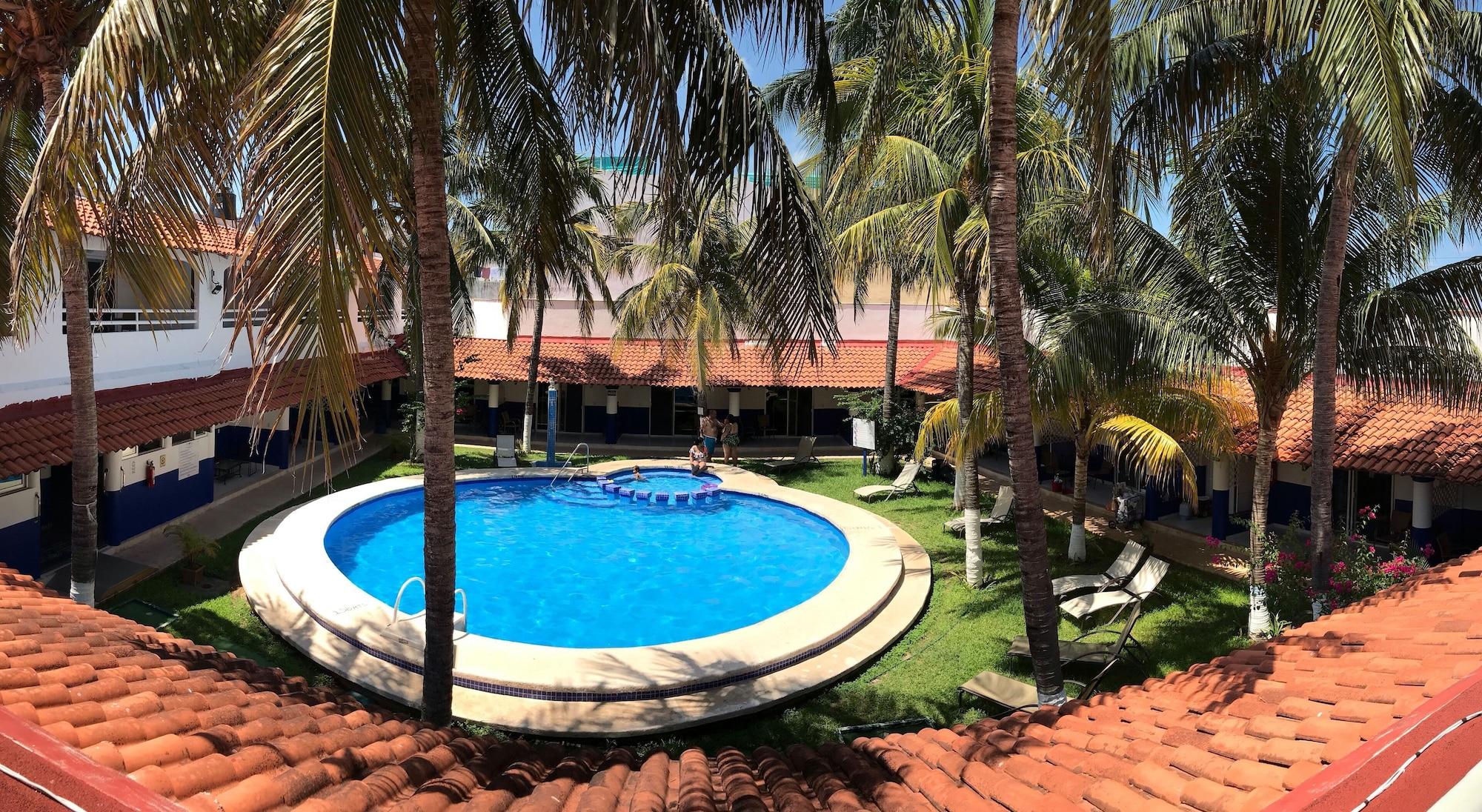 Hotel Plaza Almendros,
