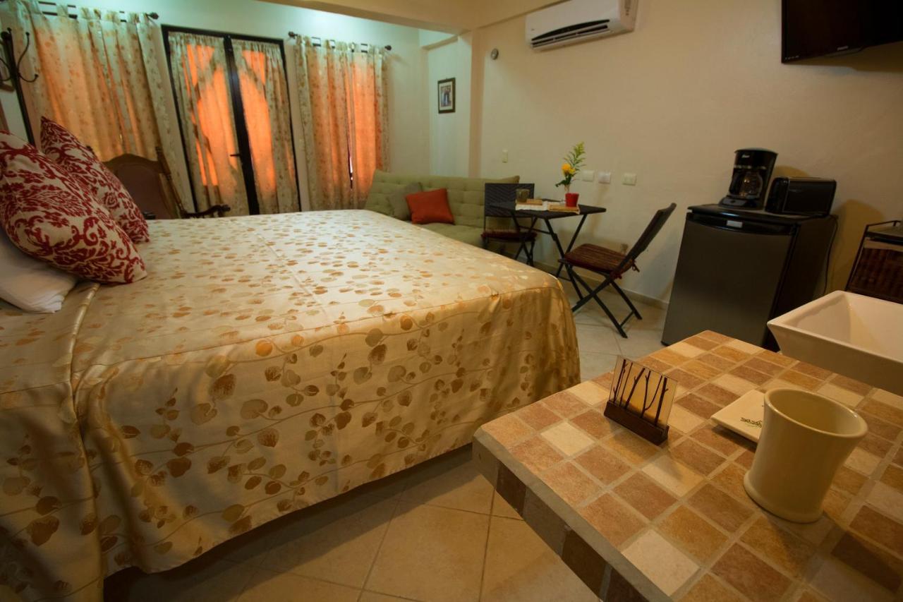 Hotel Bucaneros