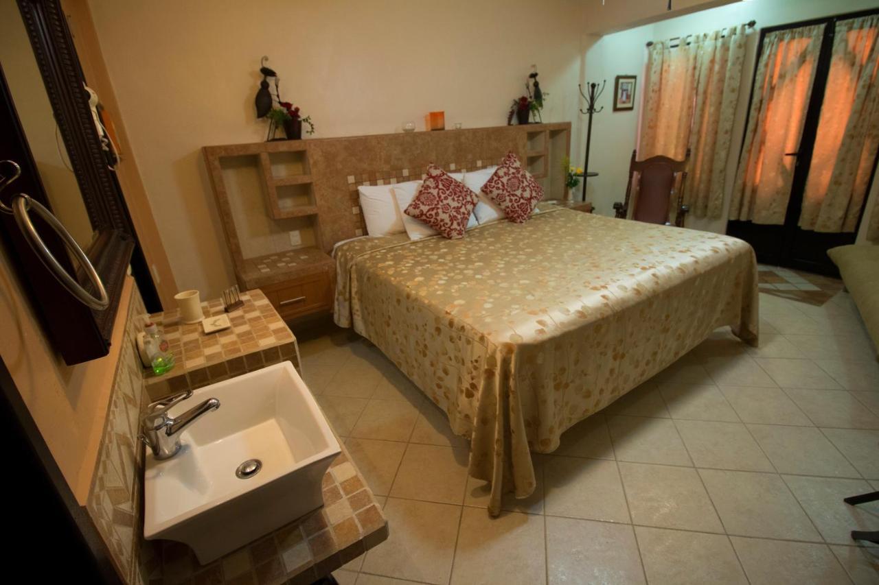 Hotel Bucaneros
