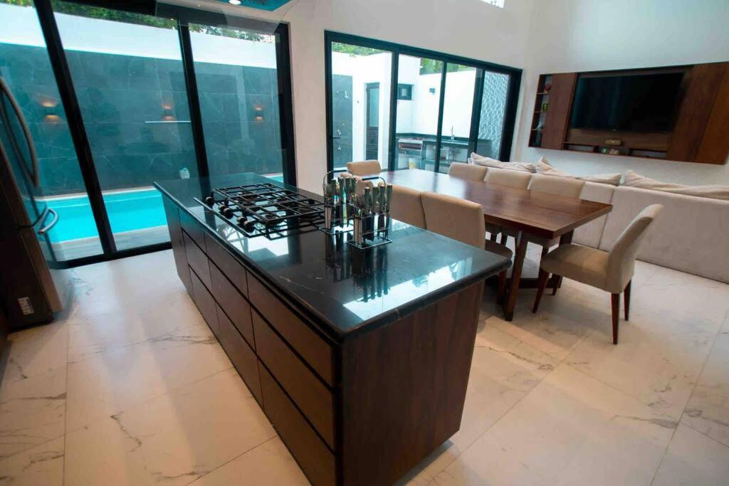 Holiday home Casa Moderna De 4 Pisos Con Rooftop Vista Al Mar *