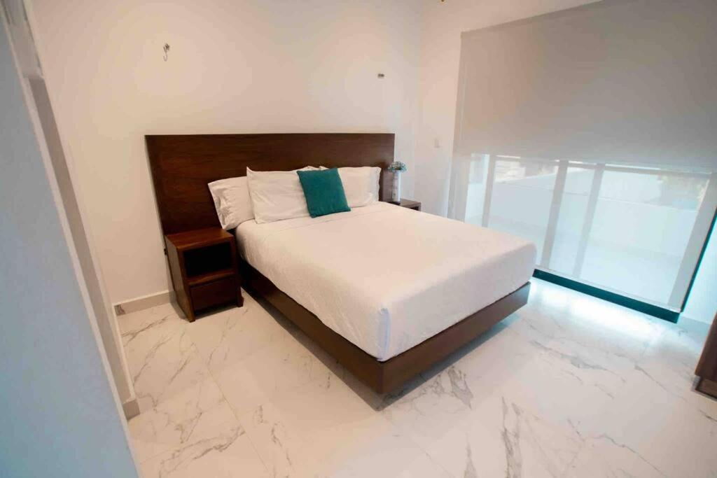 Casa Moderna De 4 Pisos Con Rooftop Vista Al Mar Isla Mujeres