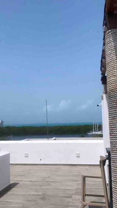 Casa Moderna De 4 Pisos Con Rooftop Vista Al Mar Holiday home Isla Mujeres