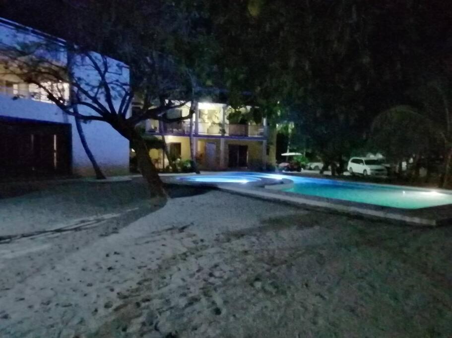 Apartment Marysol Beachfront Next To Nomads D4