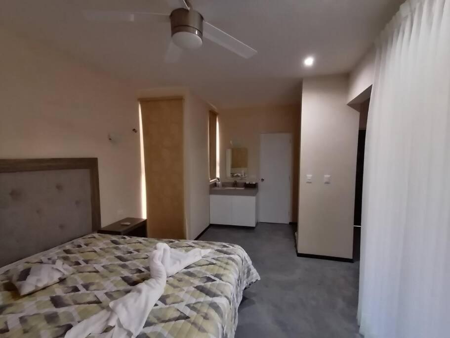 Marysol Beachfront Next To Nomads D4