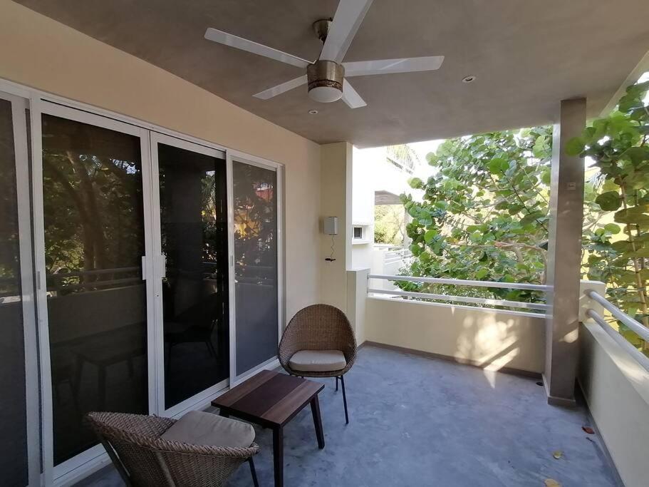 Marysol Beachfront Next To Nomads D4 Apartment