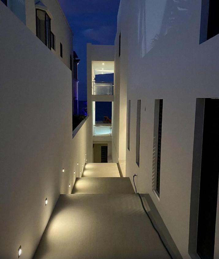 E11even Con C Hef Privado Ocean Front Villa *