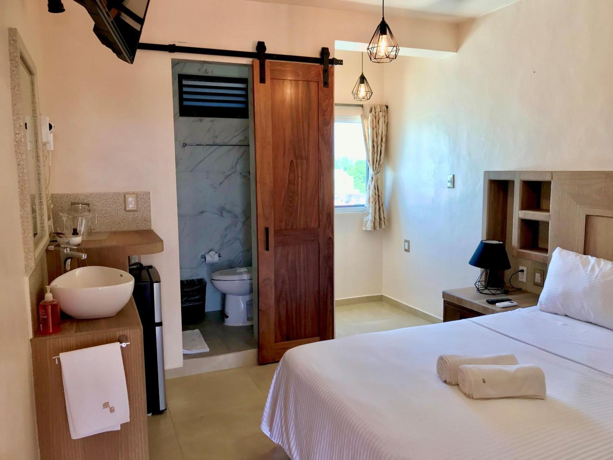 Bucaneros Hotel 3*