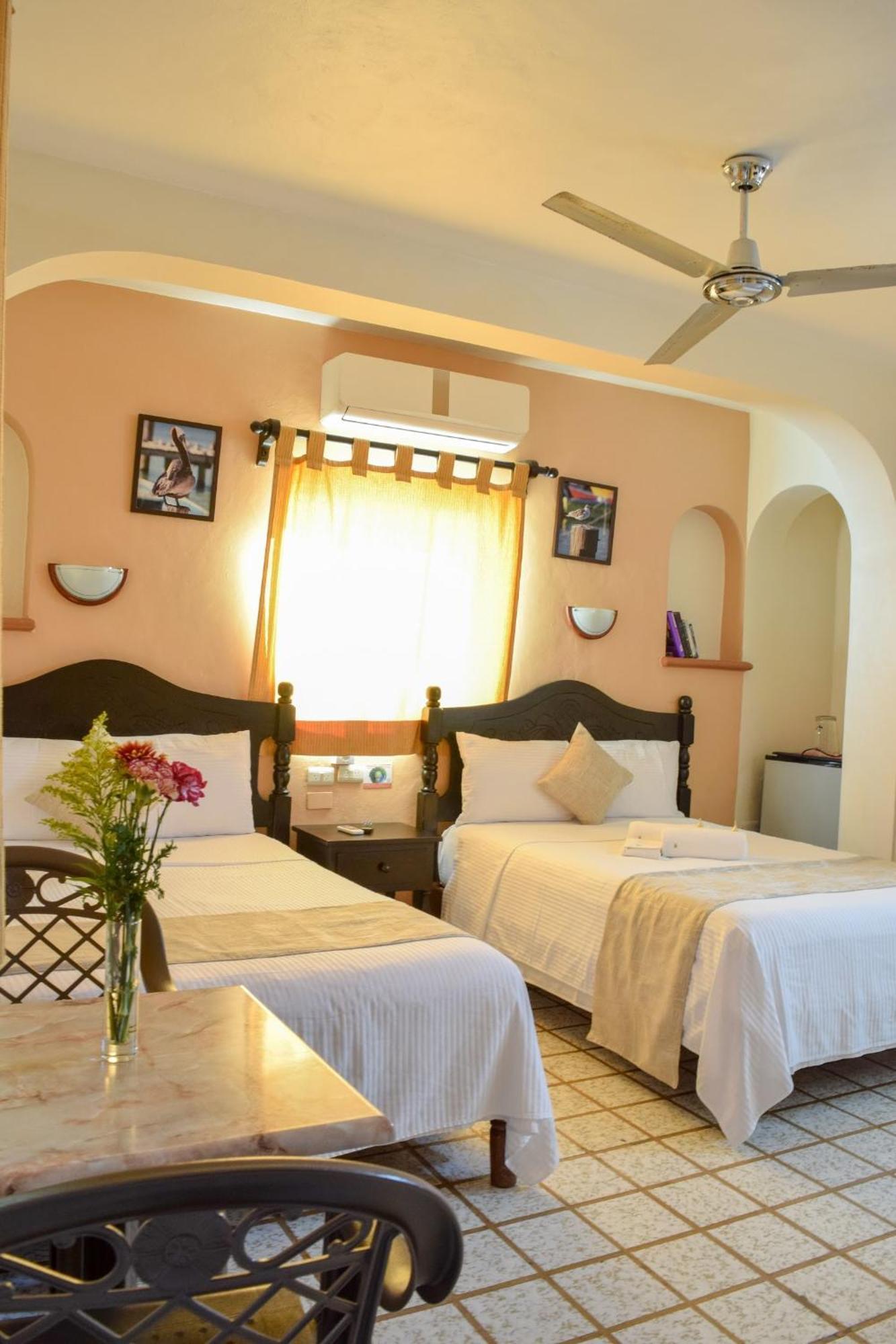 Bucaneros Hotel 3*