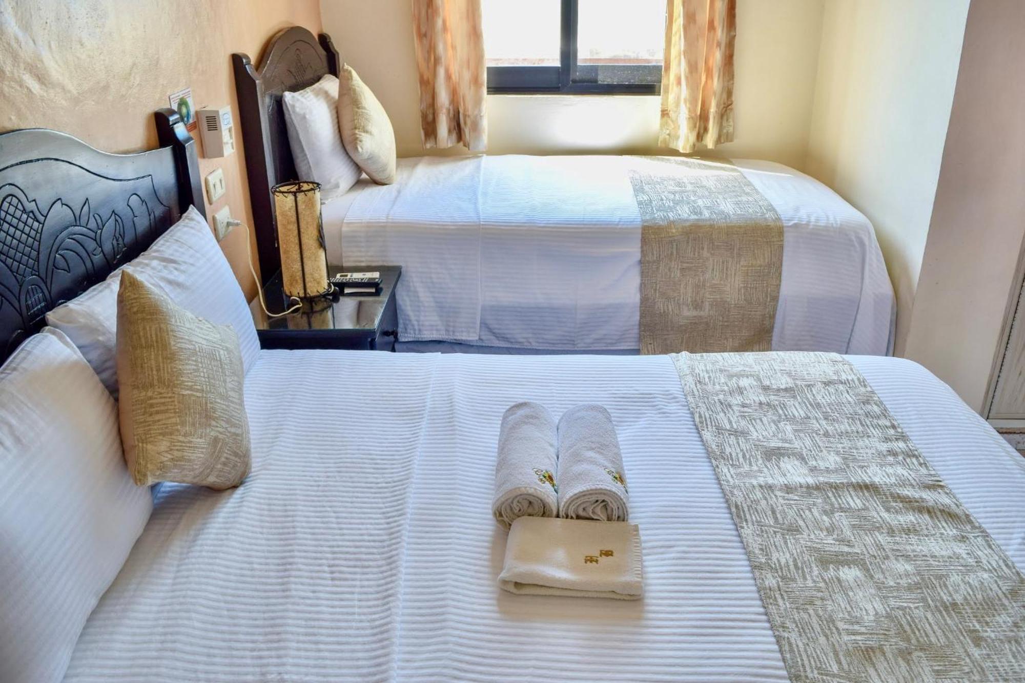 Bucaneros Hotel