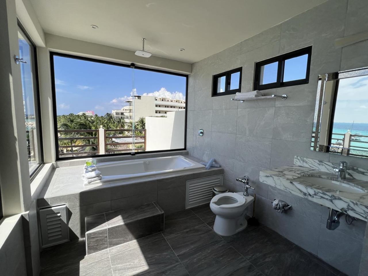 Cuxos Beachfront Hotel