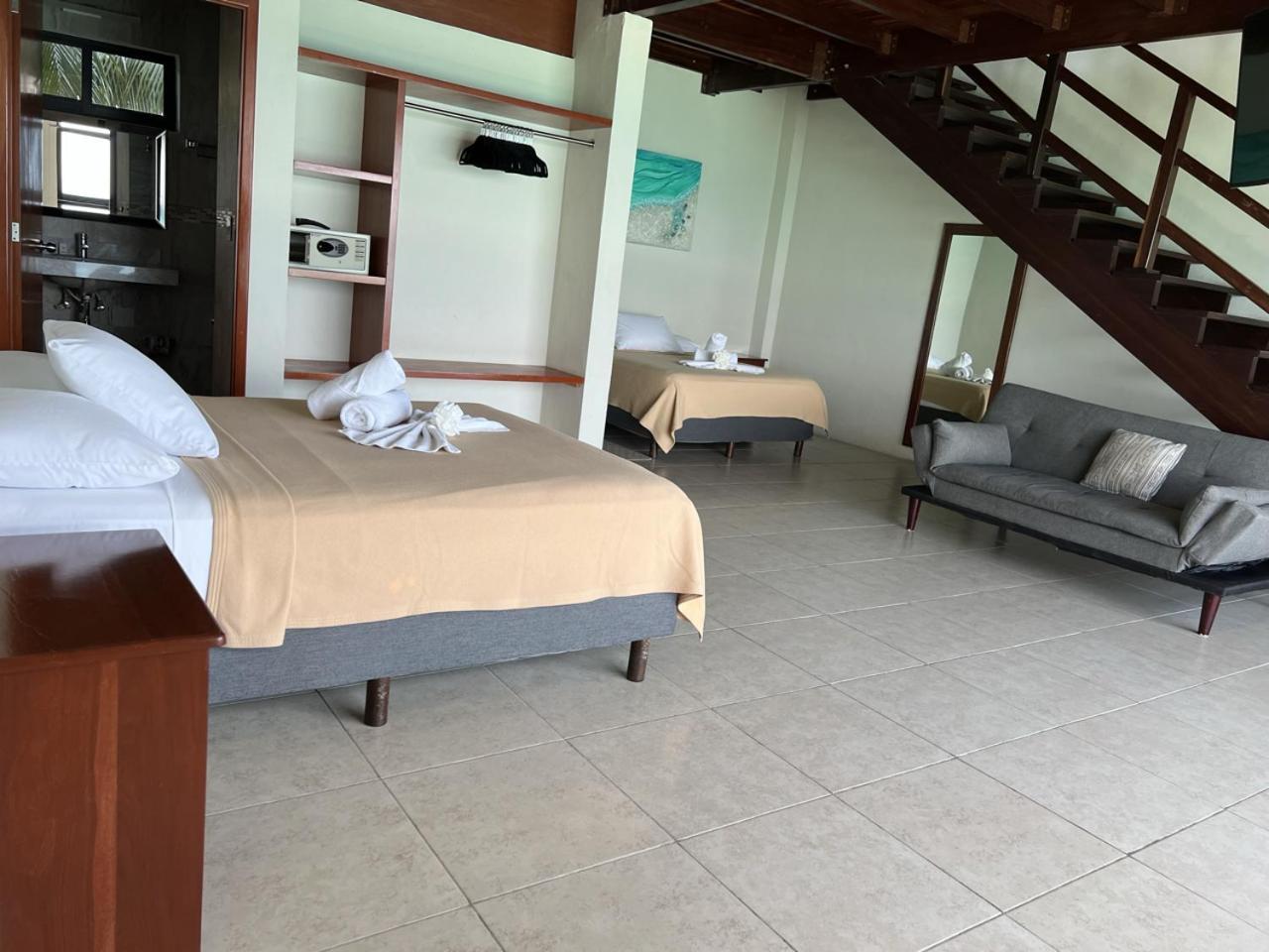 Cuxos Beachfront 4*