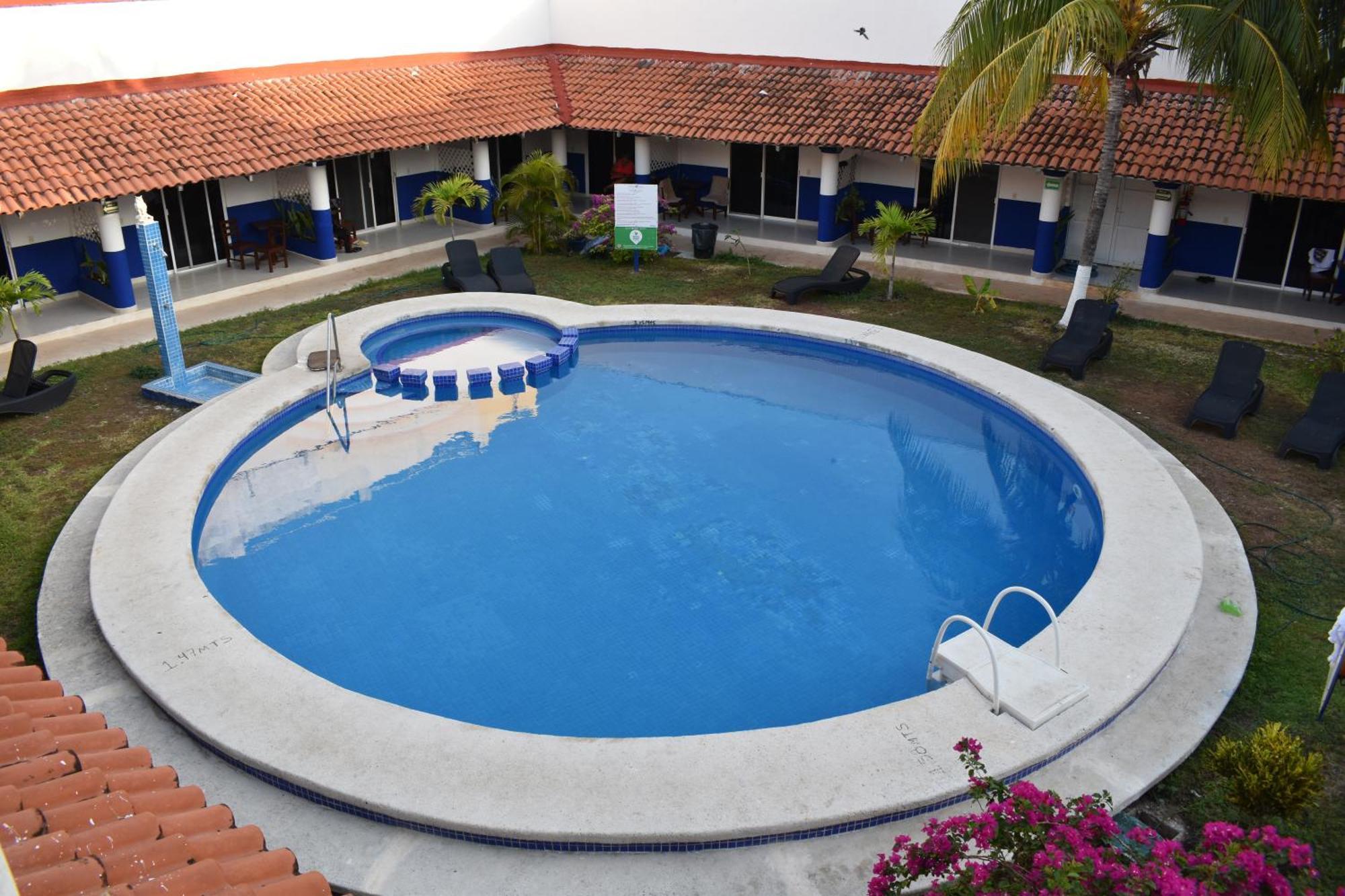 Plaza Almendros, 3*