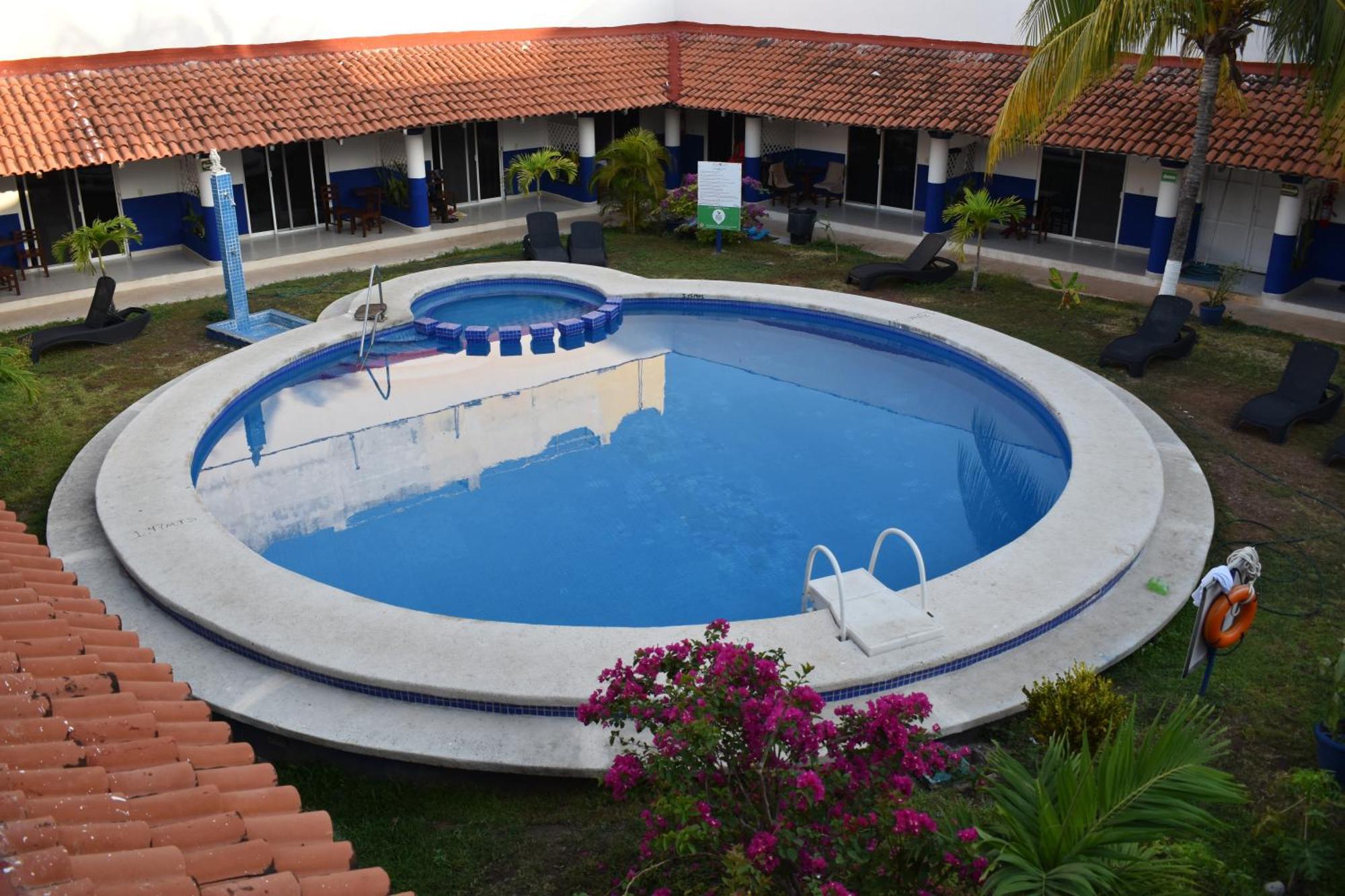 Hotel Plaza Almendros,