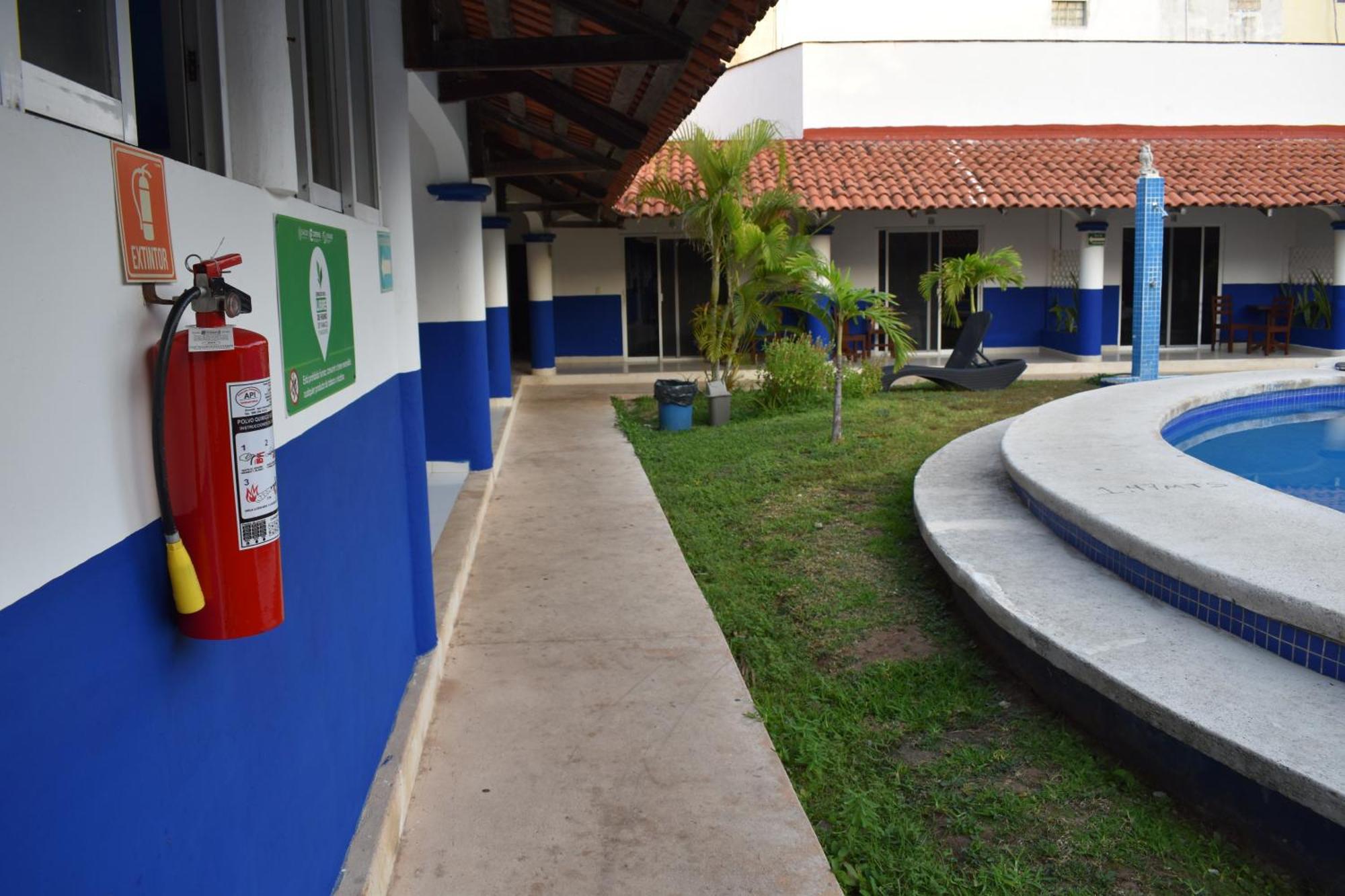 Plaza Almendros, Hotel Isla Mujeres