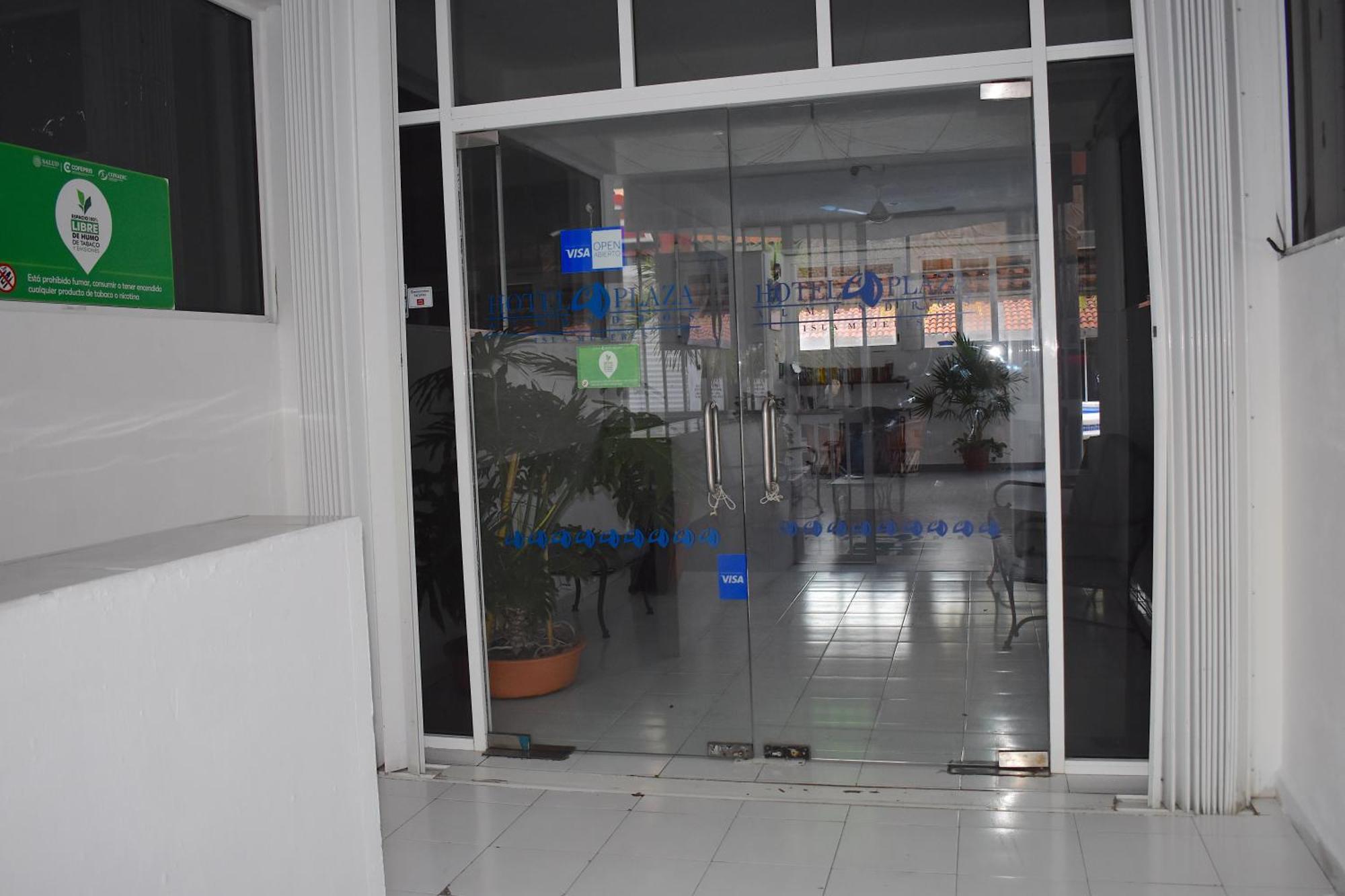 Plaza Almendros, Hotel 3*