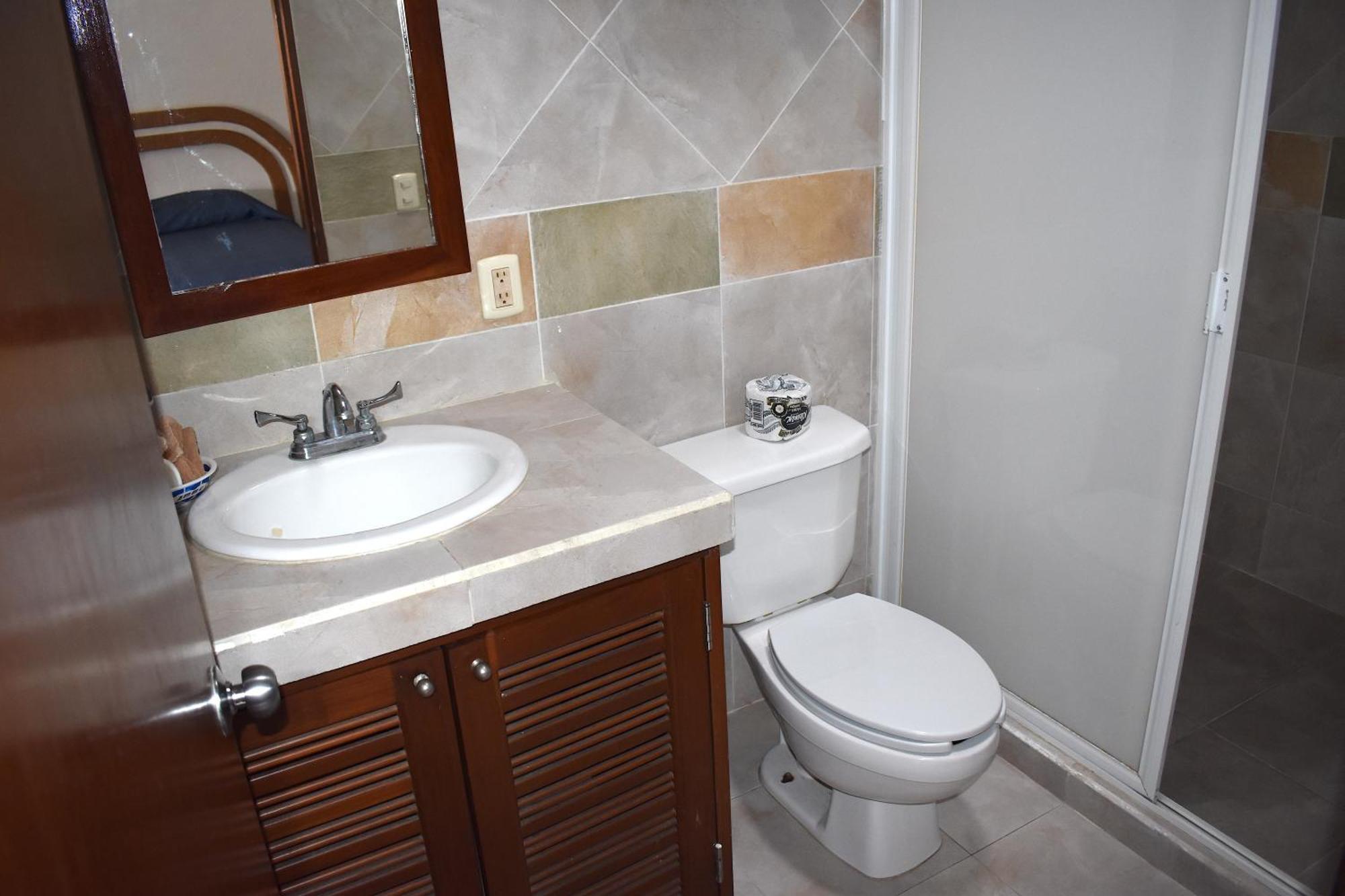 Plaza Almendros, 3*