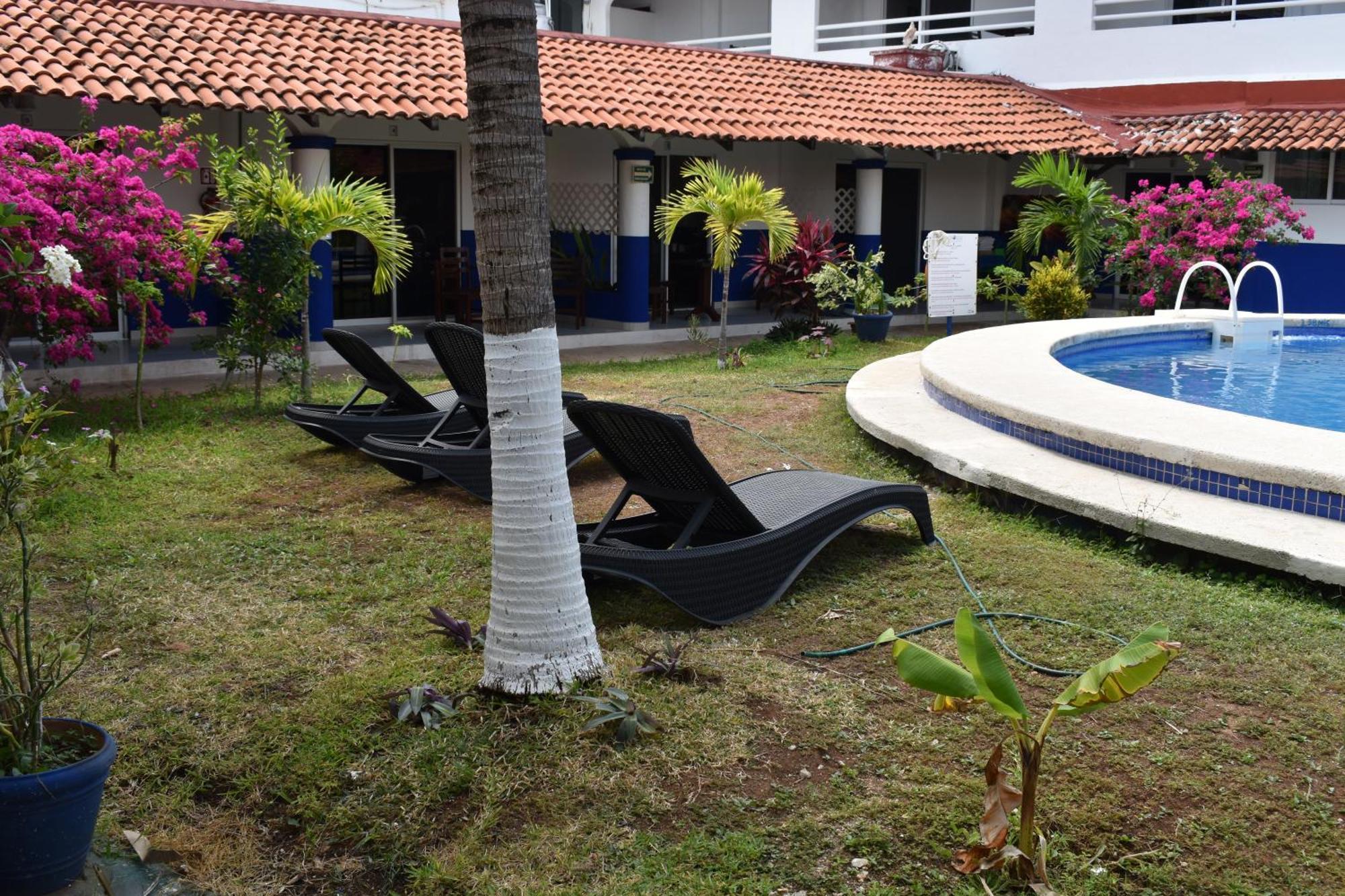 Hotel Plaza Almendros,