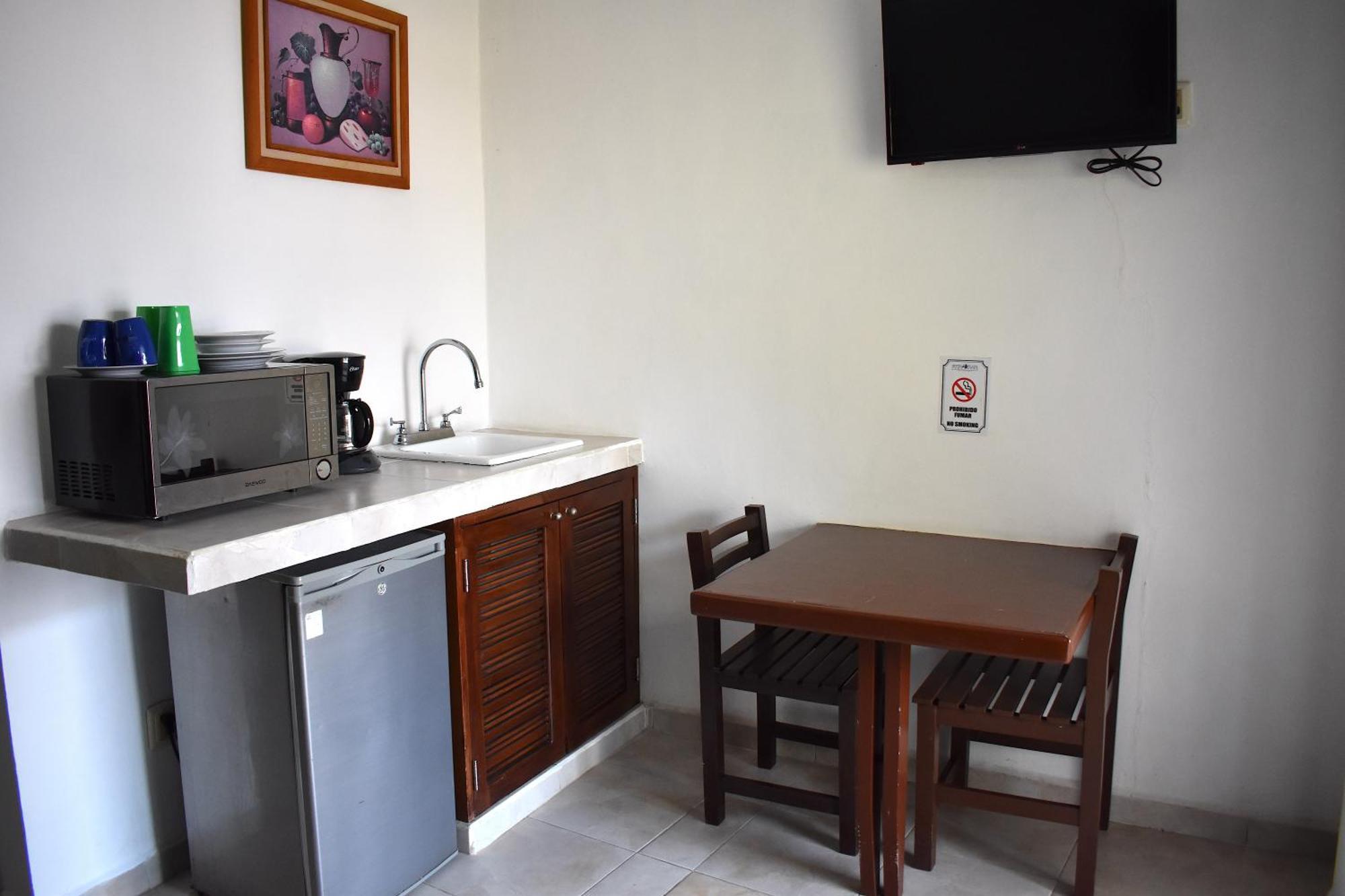 Plaza Almendros, Hotel 3*