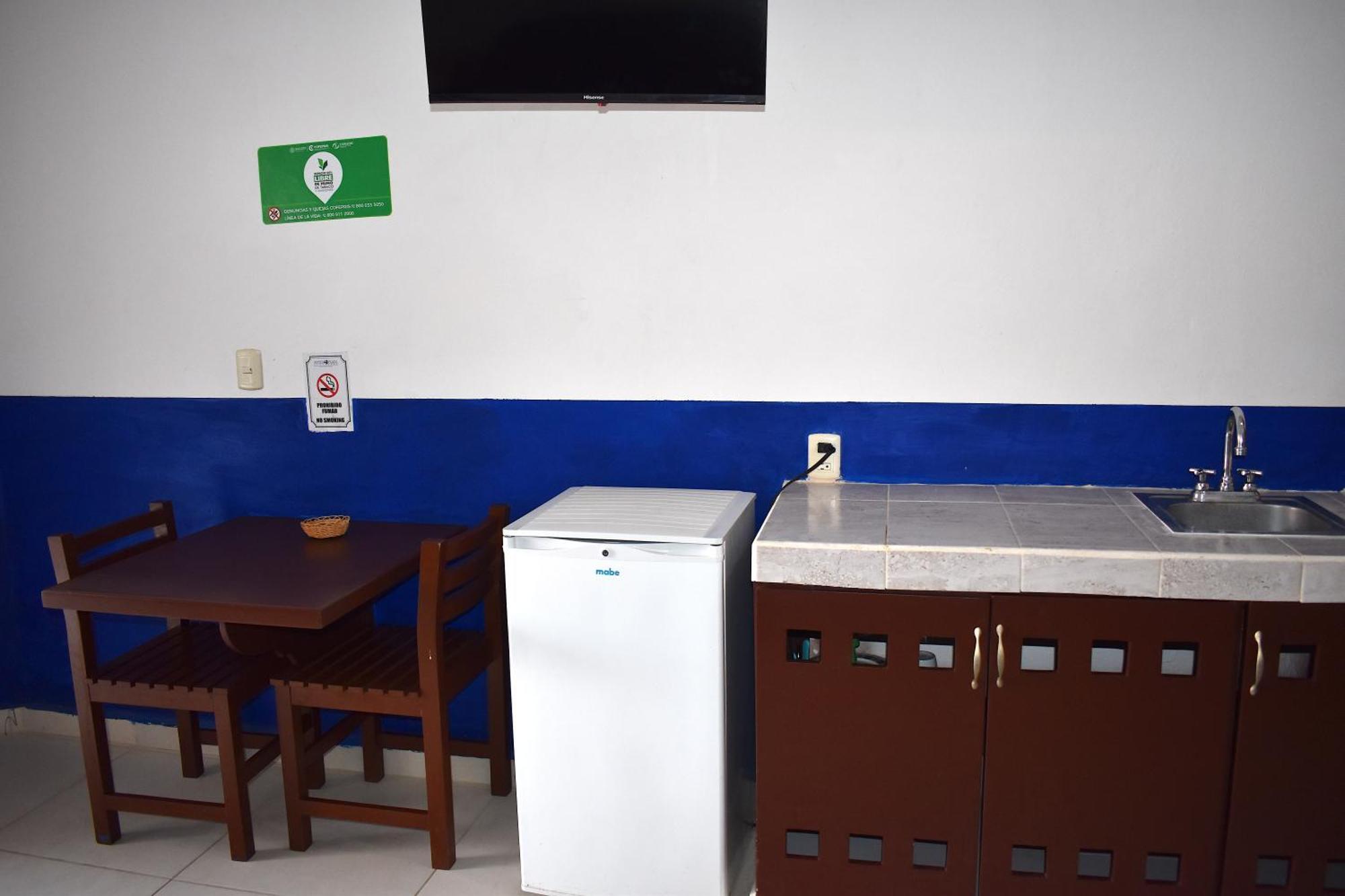 Plaza Almendros, 3*
