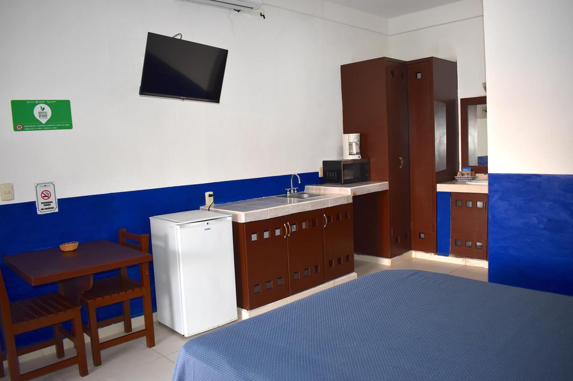 Hotel Plaza Almendros,