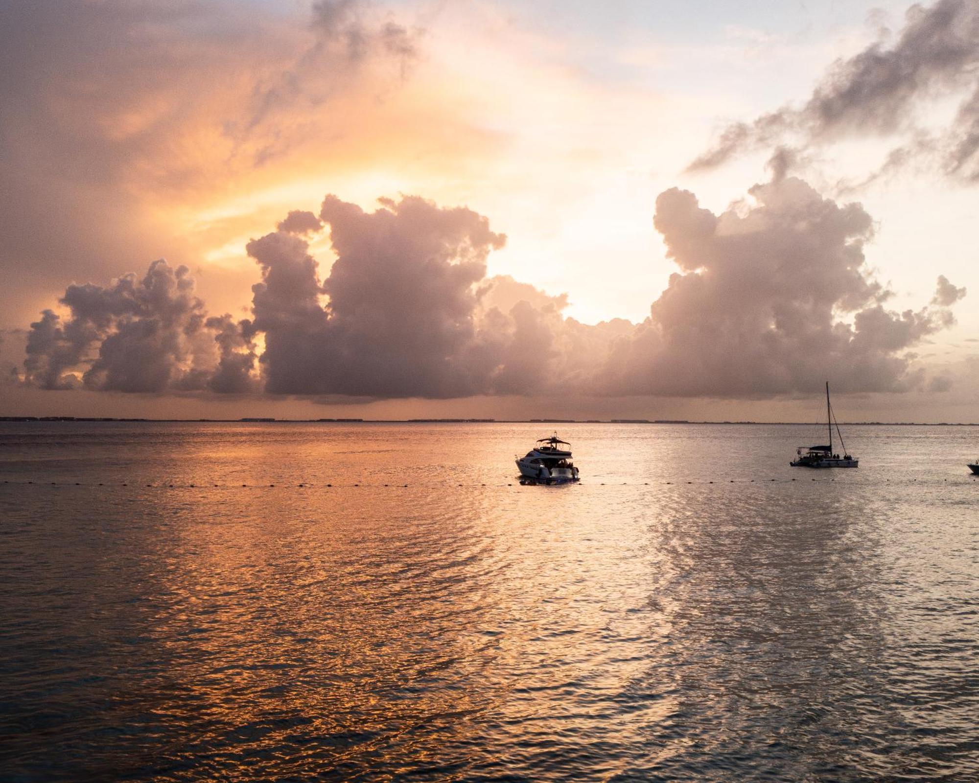 Amanecer By Andiani Travel