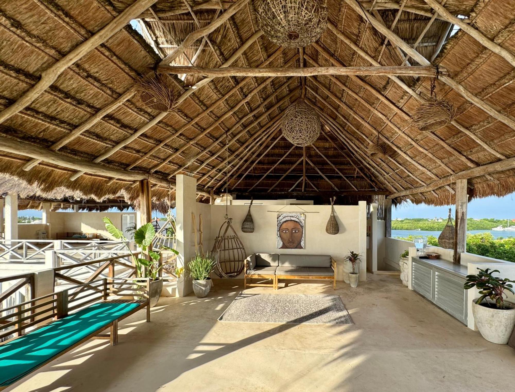 Casa Coco By Coco B Isla Hotel