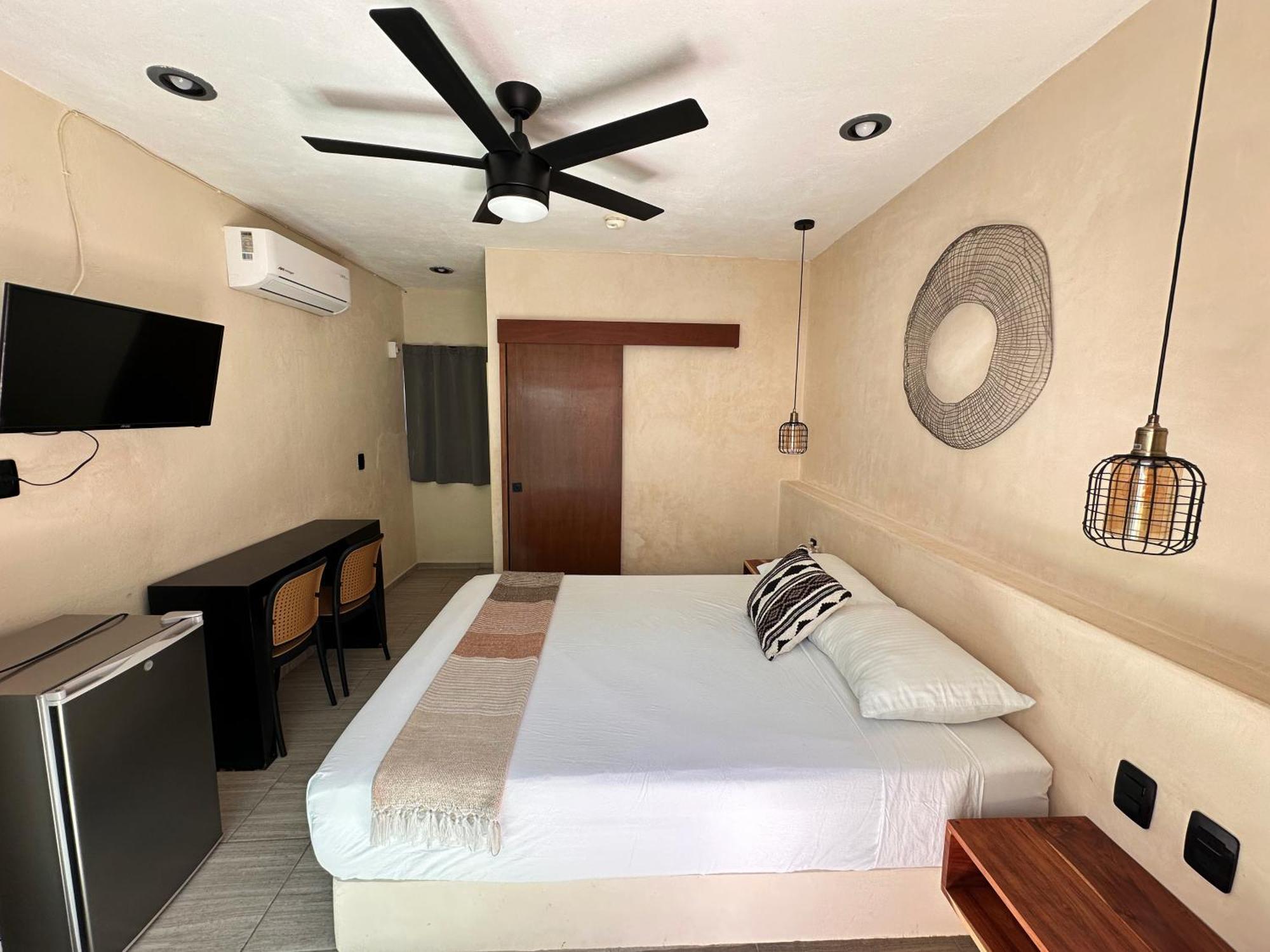 Caracol Hotel 3*