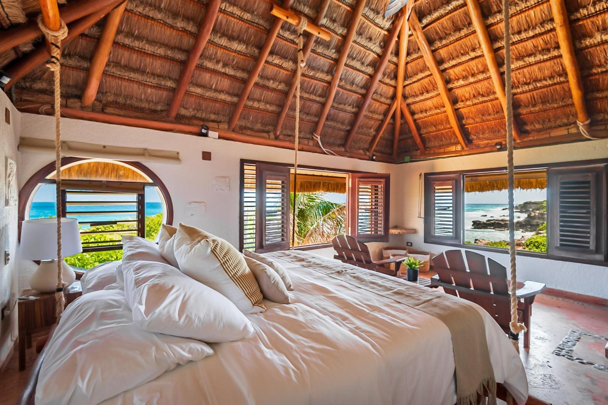 Bella Mar, Oceanfront Escape Guest house