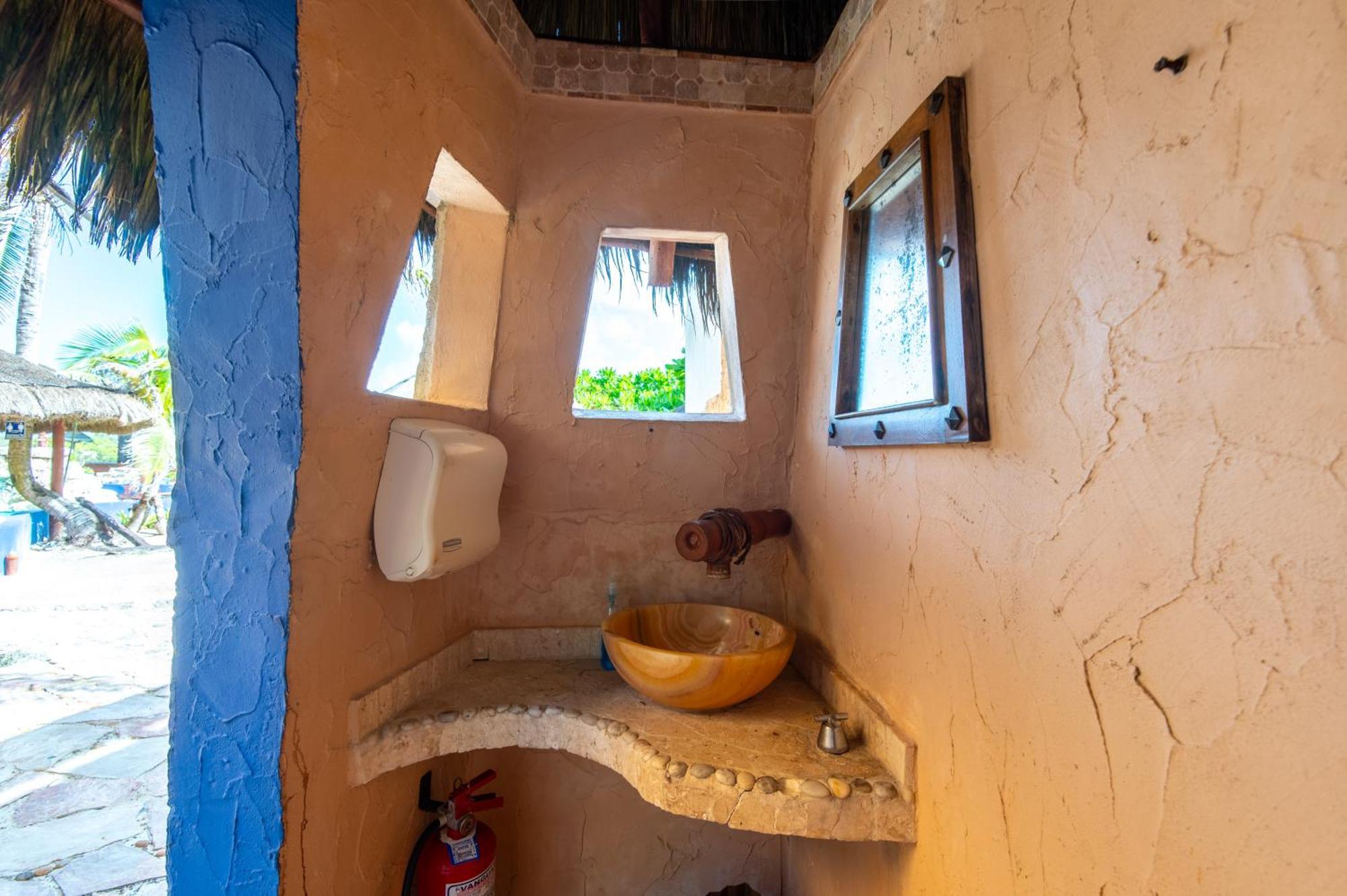 Bella Mar, Oceanfront Escape Guest house *