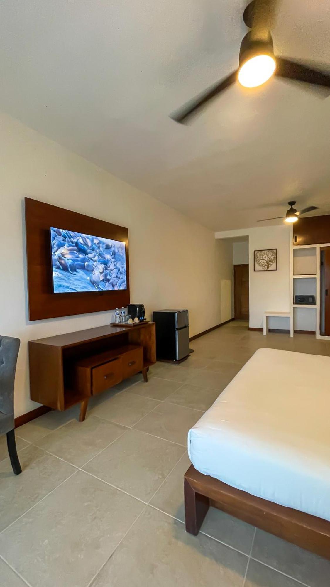 Hotel The Mint 4*