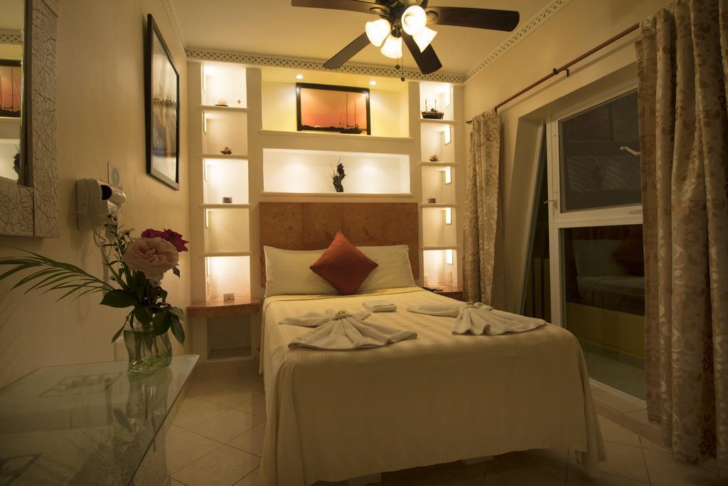 Hotel Bucaneros 3*