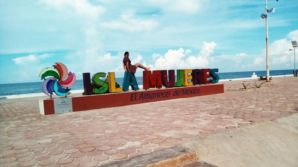 Study El Malecon