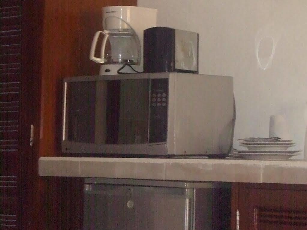 Plaza Almendros, 3*