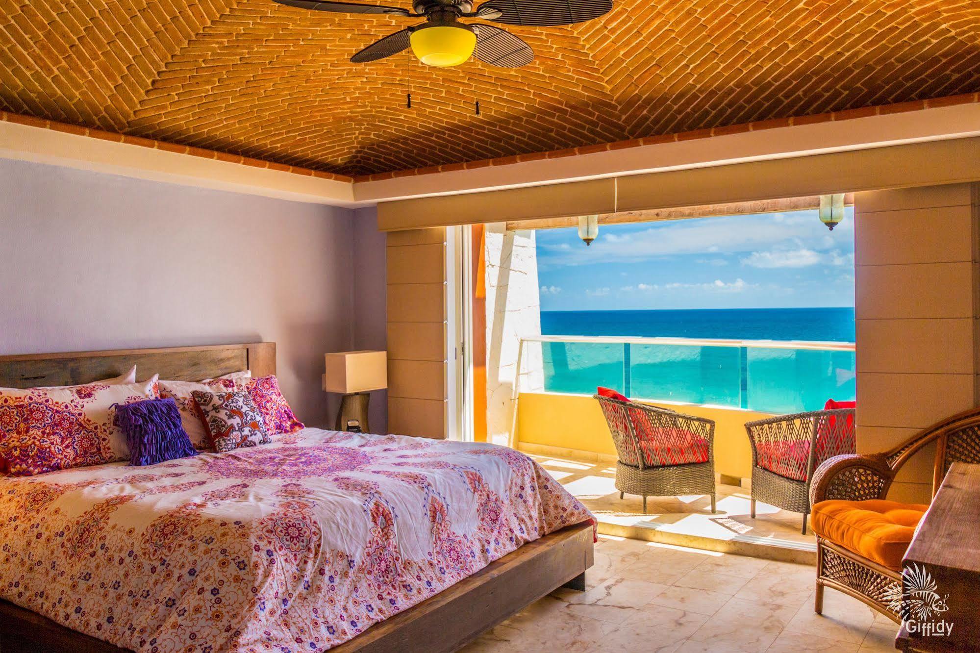 Isla 33 & 3* Isla Mujeres