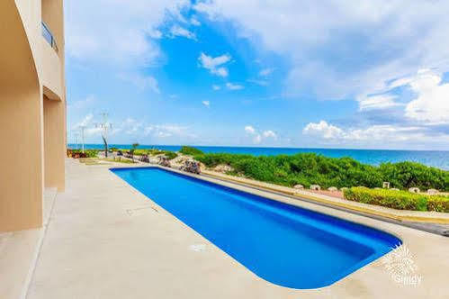 Isla 33 & Hotel 3*