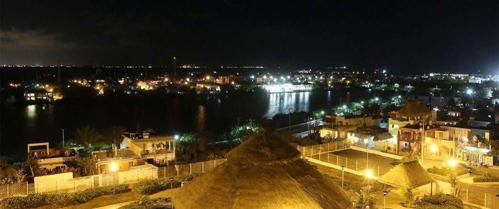 Isla 33 & Hotel