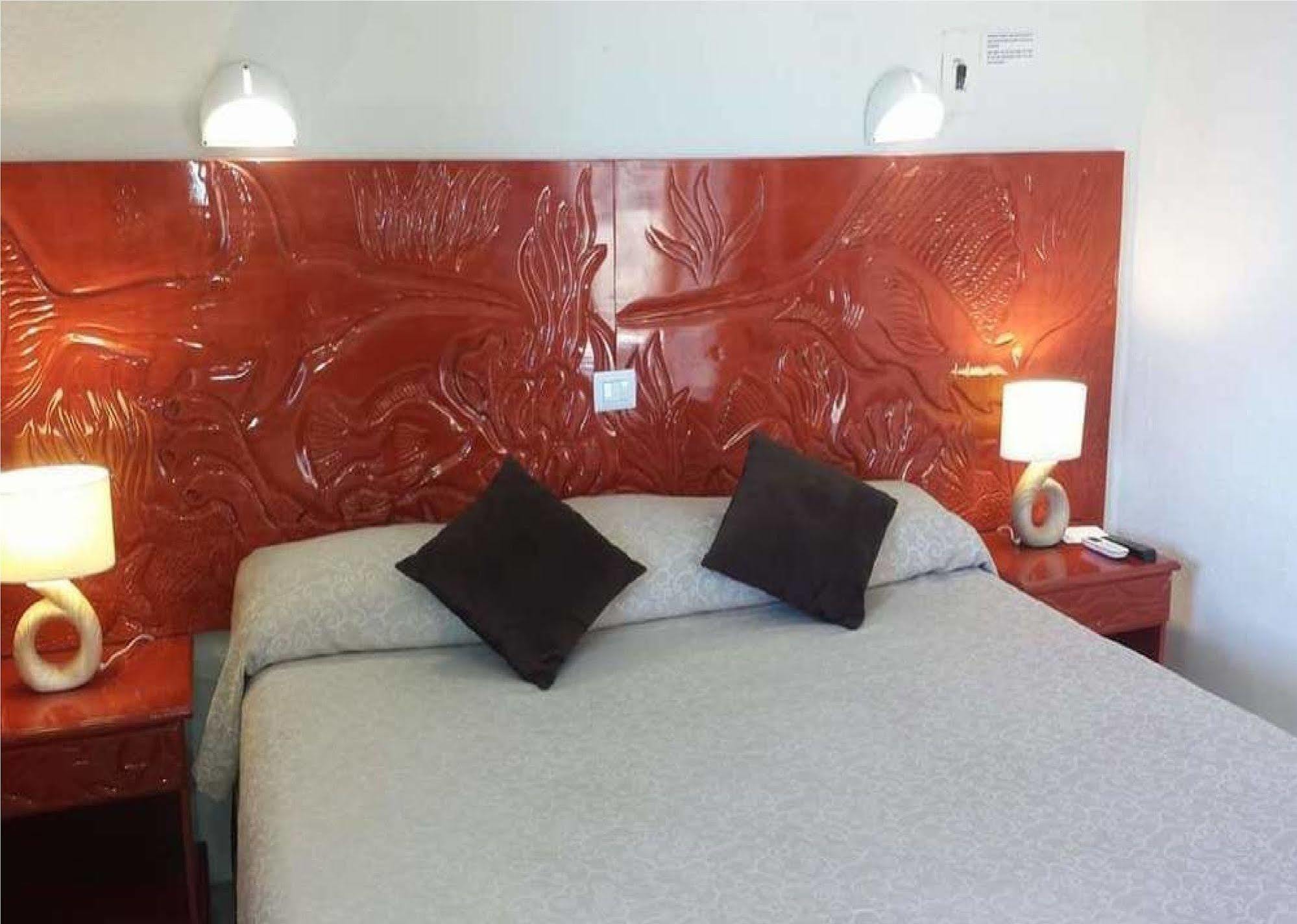 D Gomar Hotel 3*